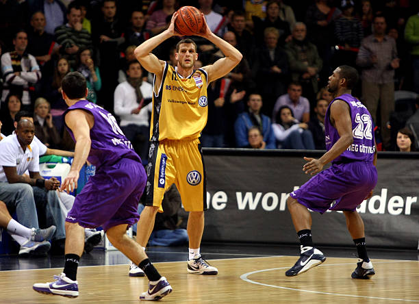 同他的名字 同他的名字